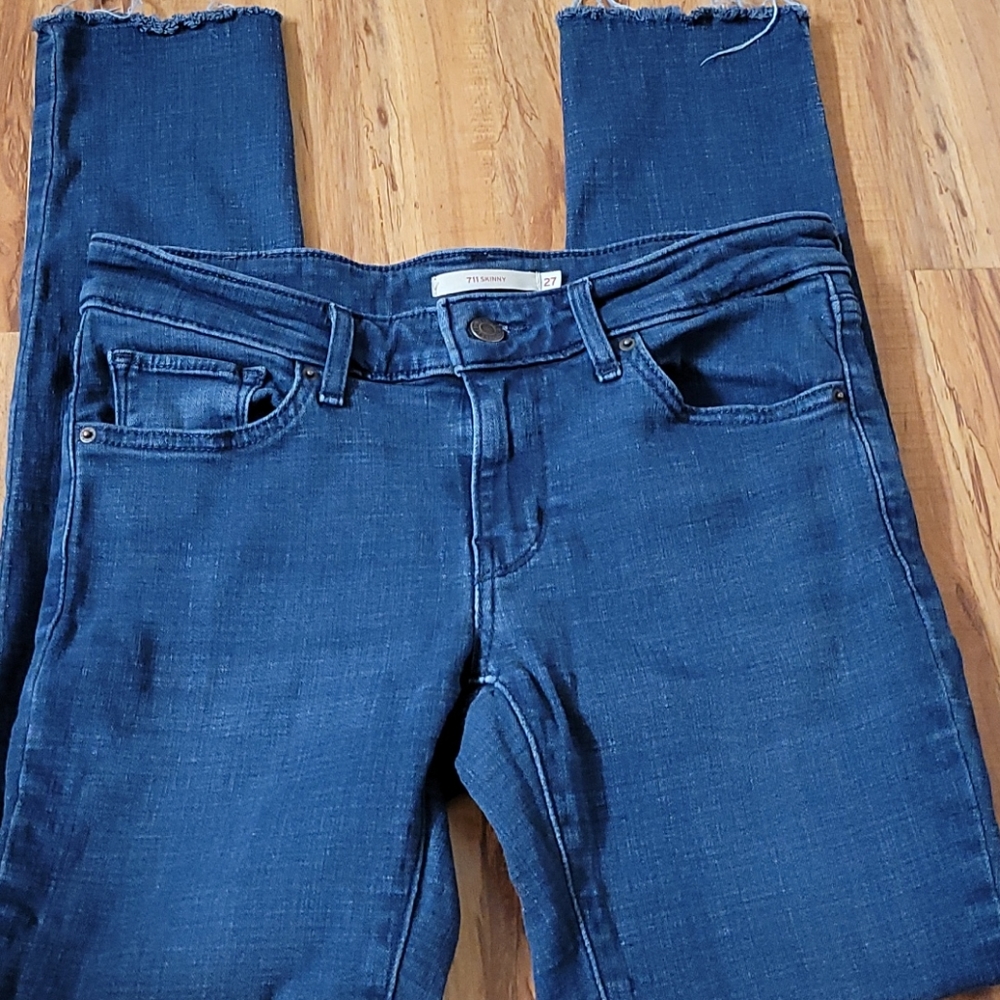 Levi's Strauss Navy 711 Skinny Jean Size 27
